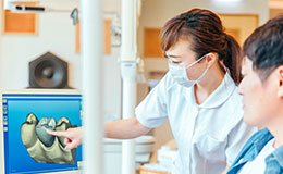 審美歯科やインプラントなど、自由診療にも広く対応